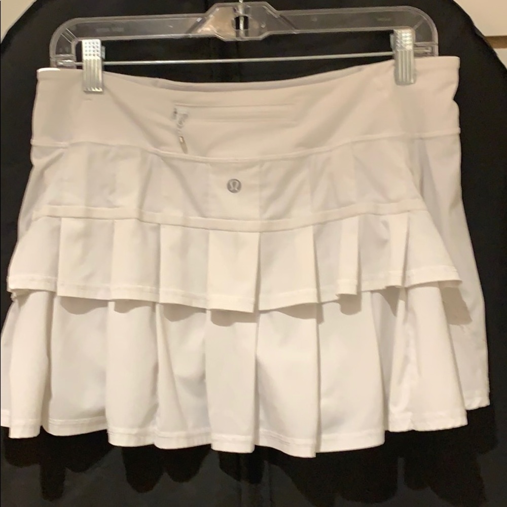 Lululemon white skort size 6